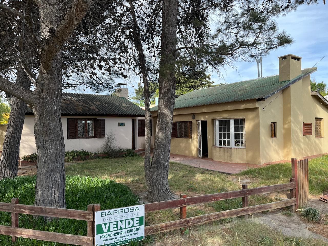 Casa en El Condor 6 esq. 81 - 1