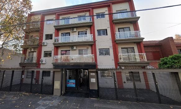 Cochera venta subsuelo Banfield - 1