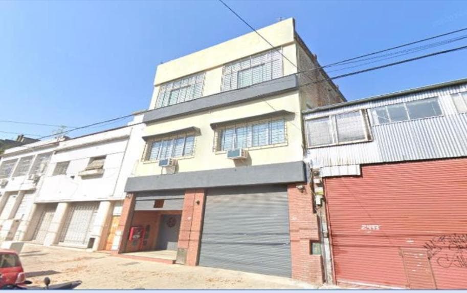 VENTA EDIFICIO INDUSTRIAL 3 PLANTAS PATERNAL - 1