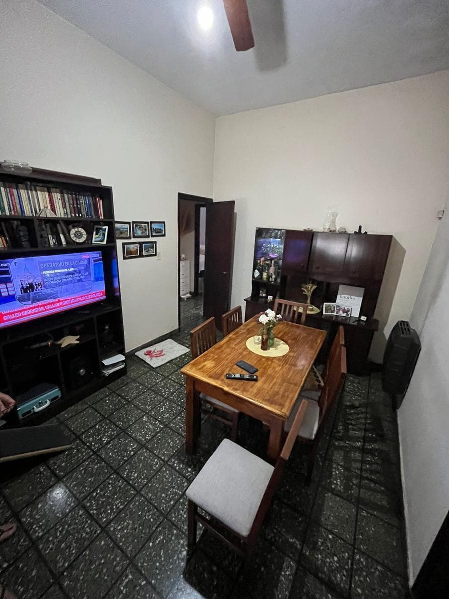 Casa en venta - 4 Dormitorios 1 Baño - 300mts2 - Villa Soldati - 1