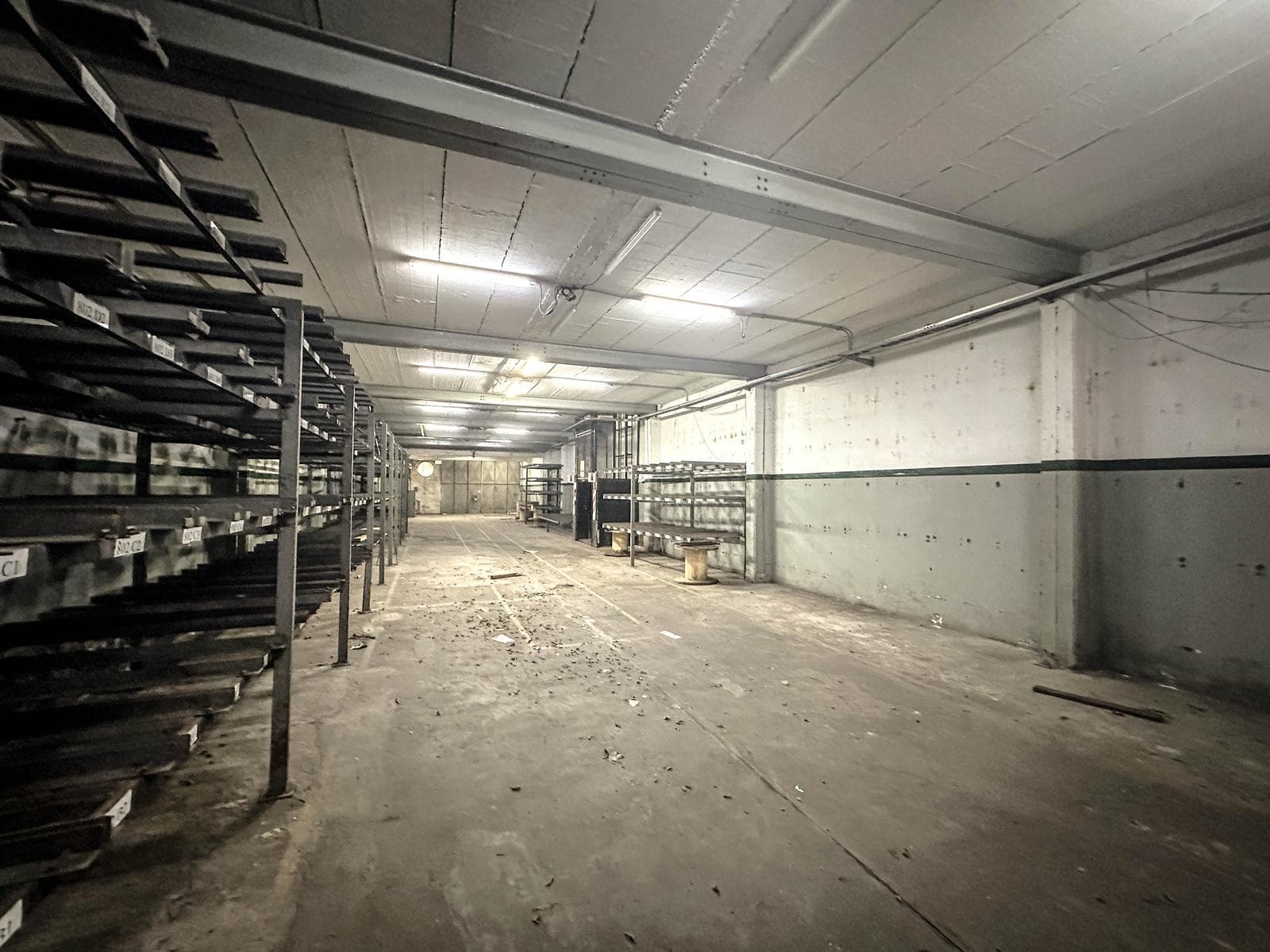 VENTA GALPÓN OFICINAS COCINA BAÑOS PIÑEYRO AVELLANEDA - 1