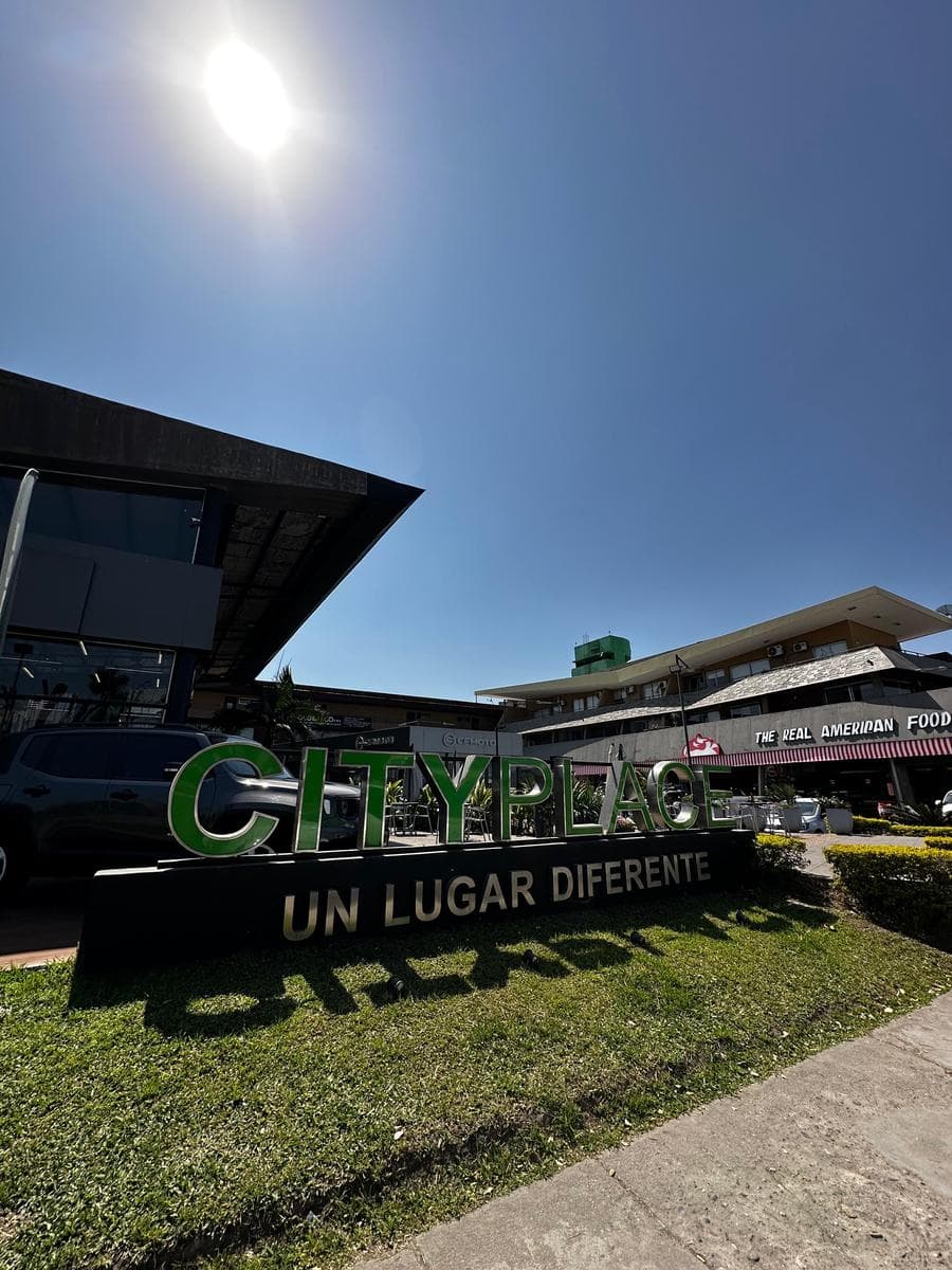 Oficina en Citi play en Yerba Buena - 1