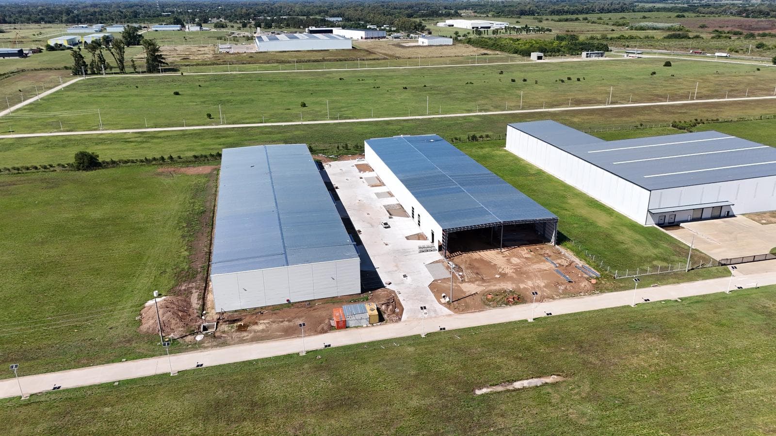 Nave Industrial y logística sobre Ruta 6. De 6000 m2 construídos. Seguridad 24 hs. Los Cardales - 1