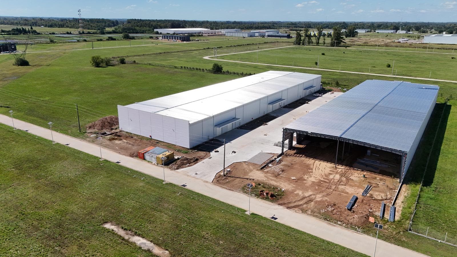 Nave Industrial y logística sobre Ruta 6. De 1000 m2 construídos. Seguridad 24 hs. Los Cardales - 1