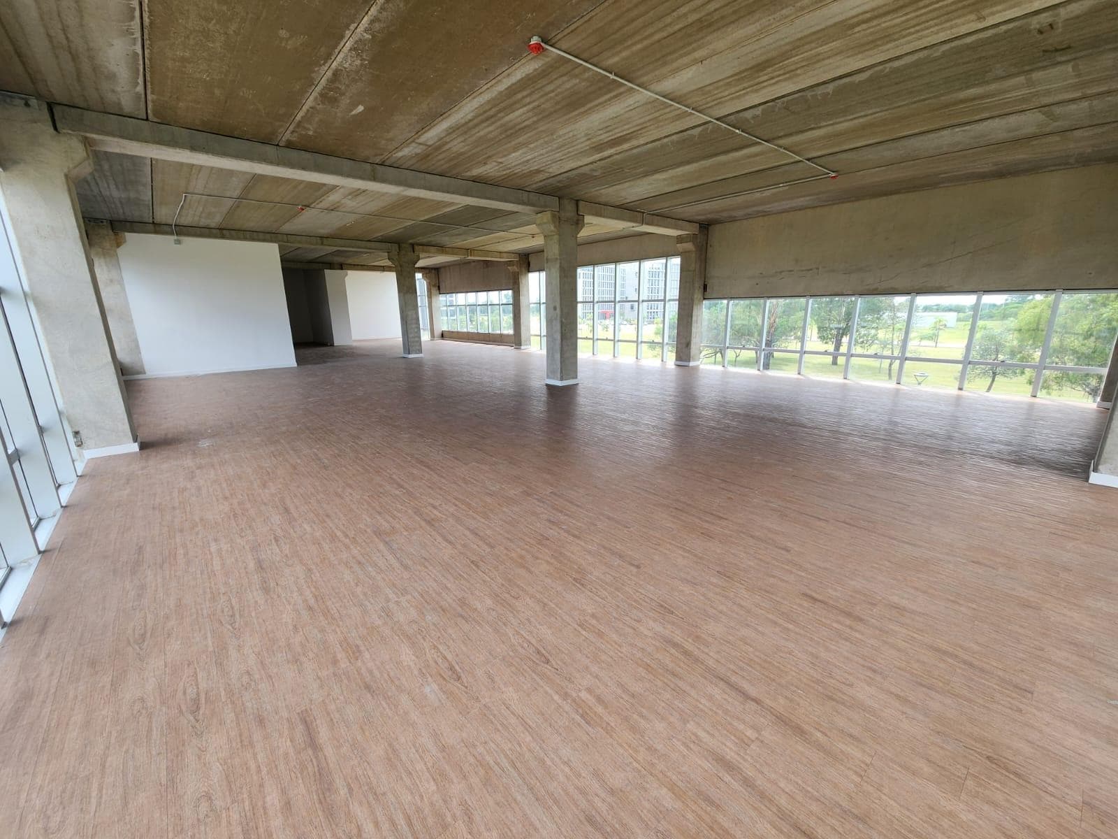 Alquiler Oficina a estrenar en Parque Empresarial Aeropuerto - Plaza Central office - 1