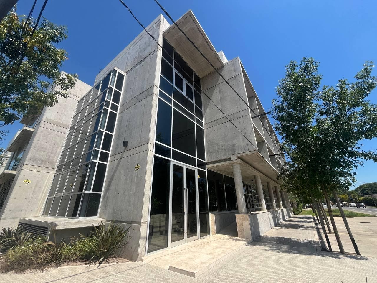 Venta - Oficinas en Condominios Bagua en Funes - 1