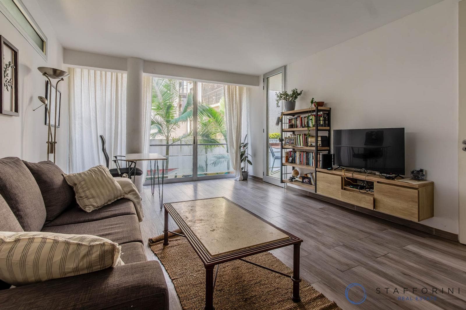 DEPARTAMENTO 2 AMBIENTES CON COCHERA EN LA CALABRIA, SAN ISIDRO. - 1