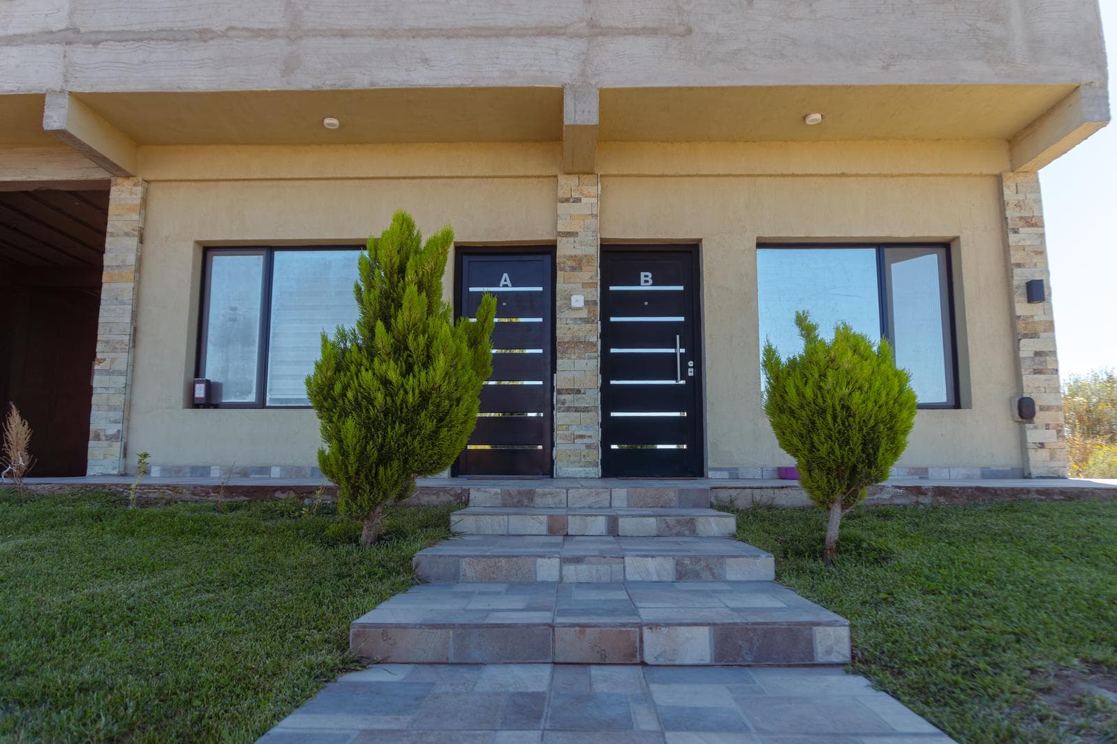 Se alquila, departamento equipado, B° Altos de Senillosa. - 1