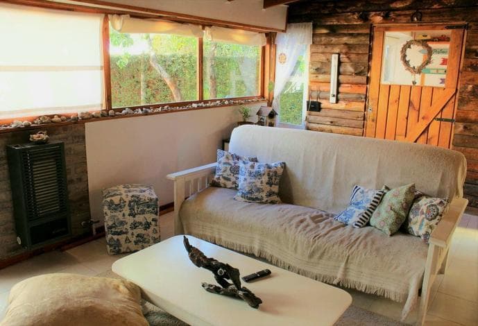 Casa céntrica en Venta - El Hoyo - 1