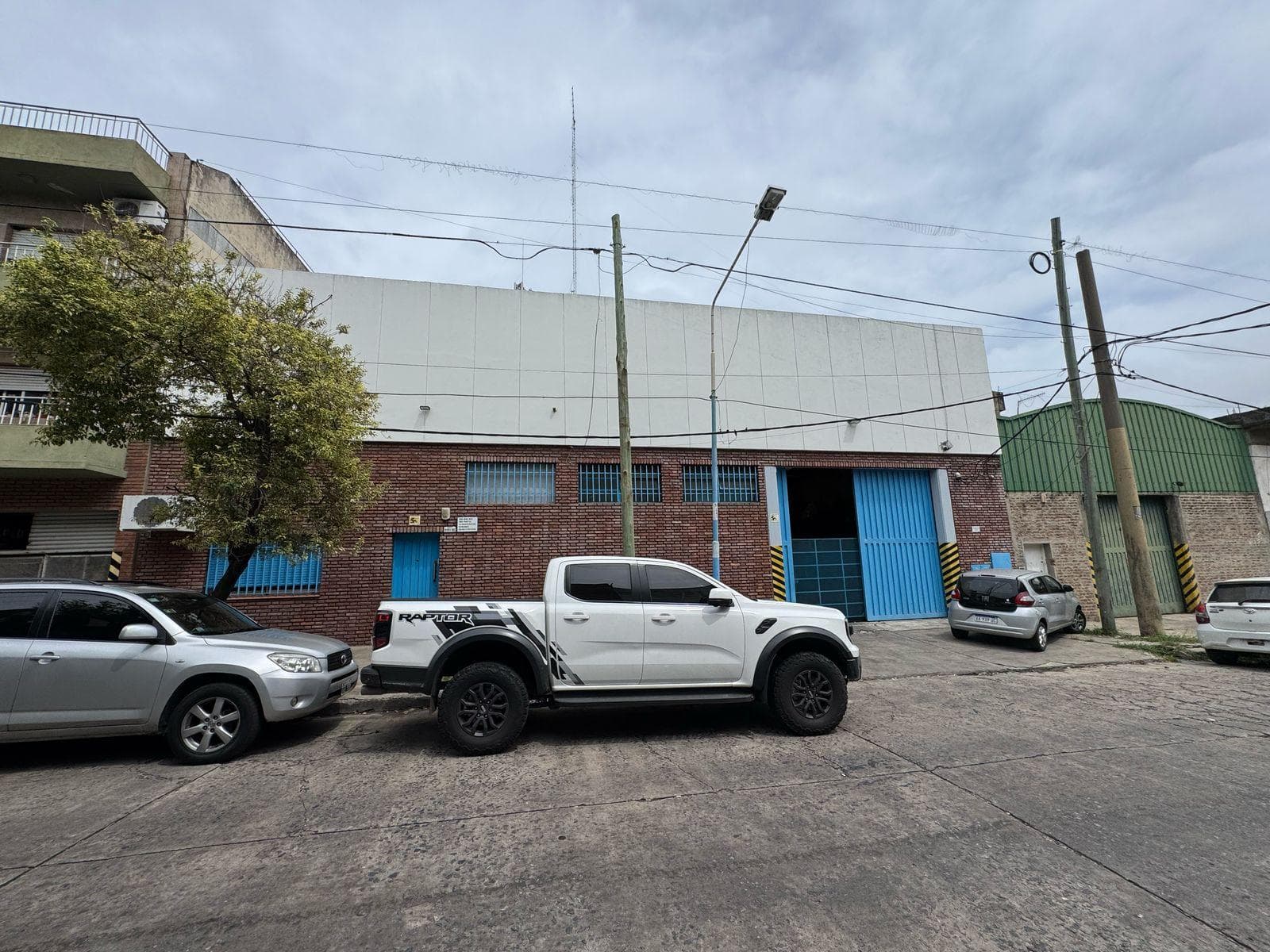 Galpón Industrial de 1100m² edificados - La Tablada - 1