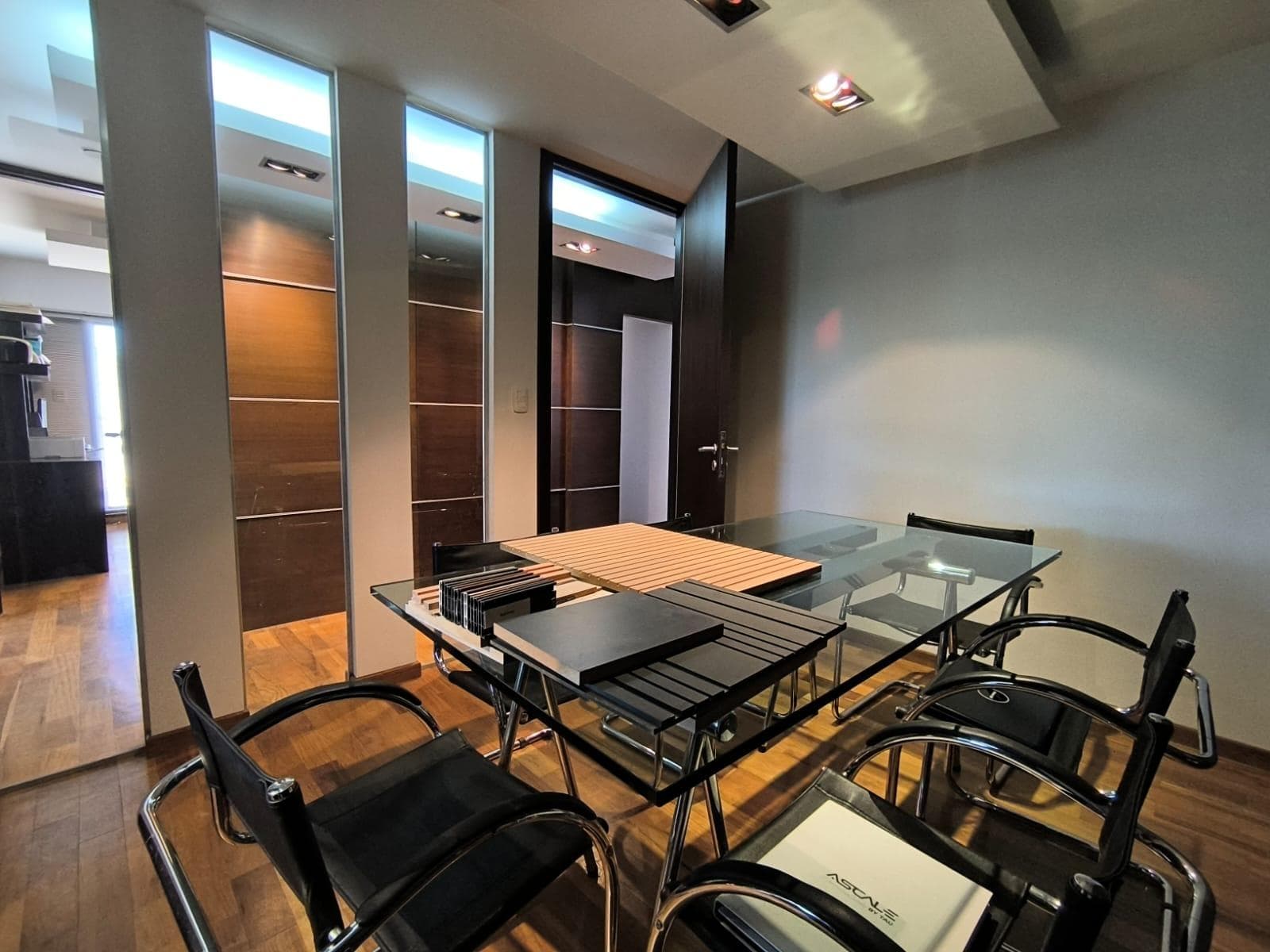 Oficina en Cerro De Las Rosas - 1