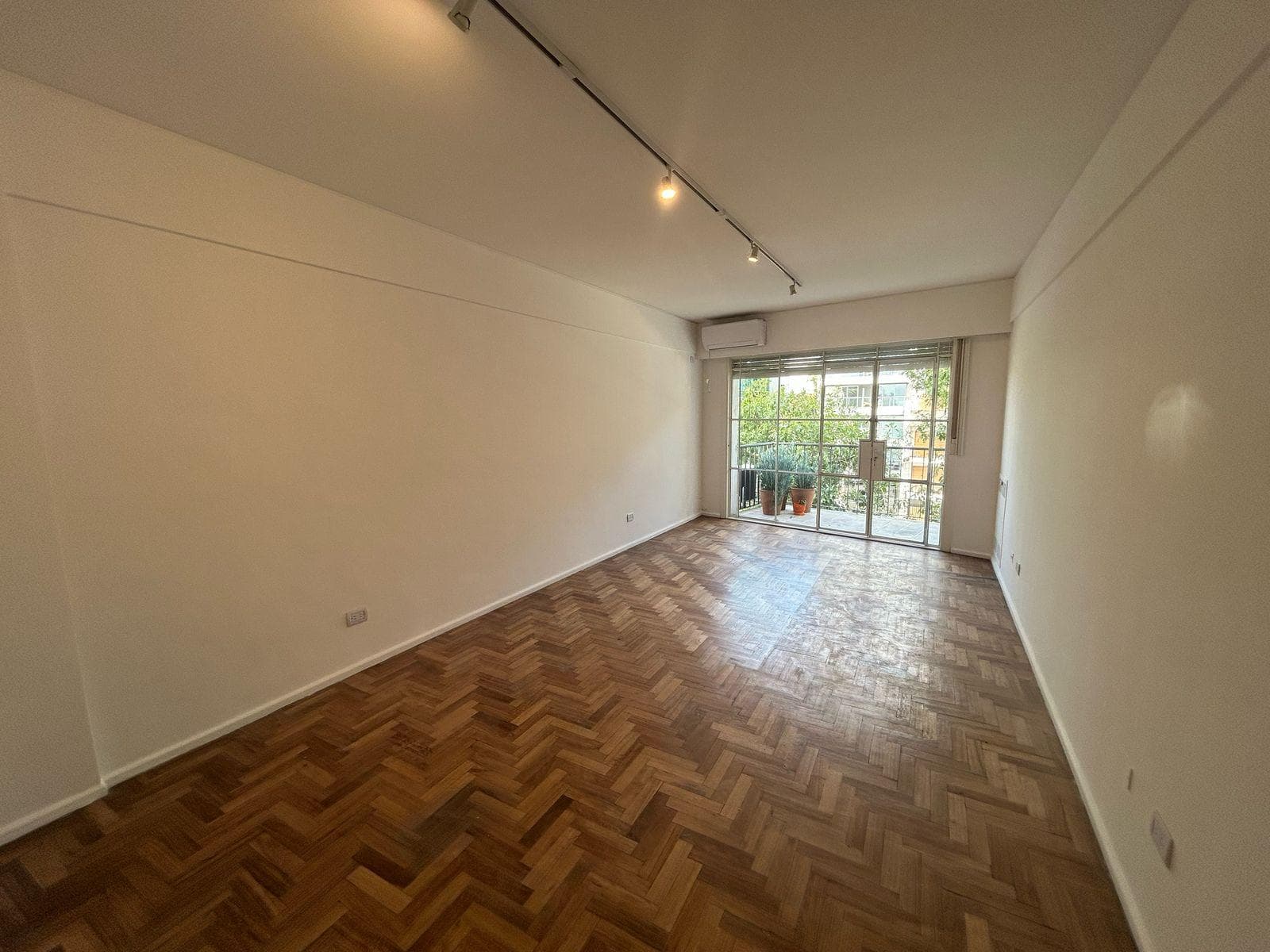 Oficina en alquiler Olivos - 1