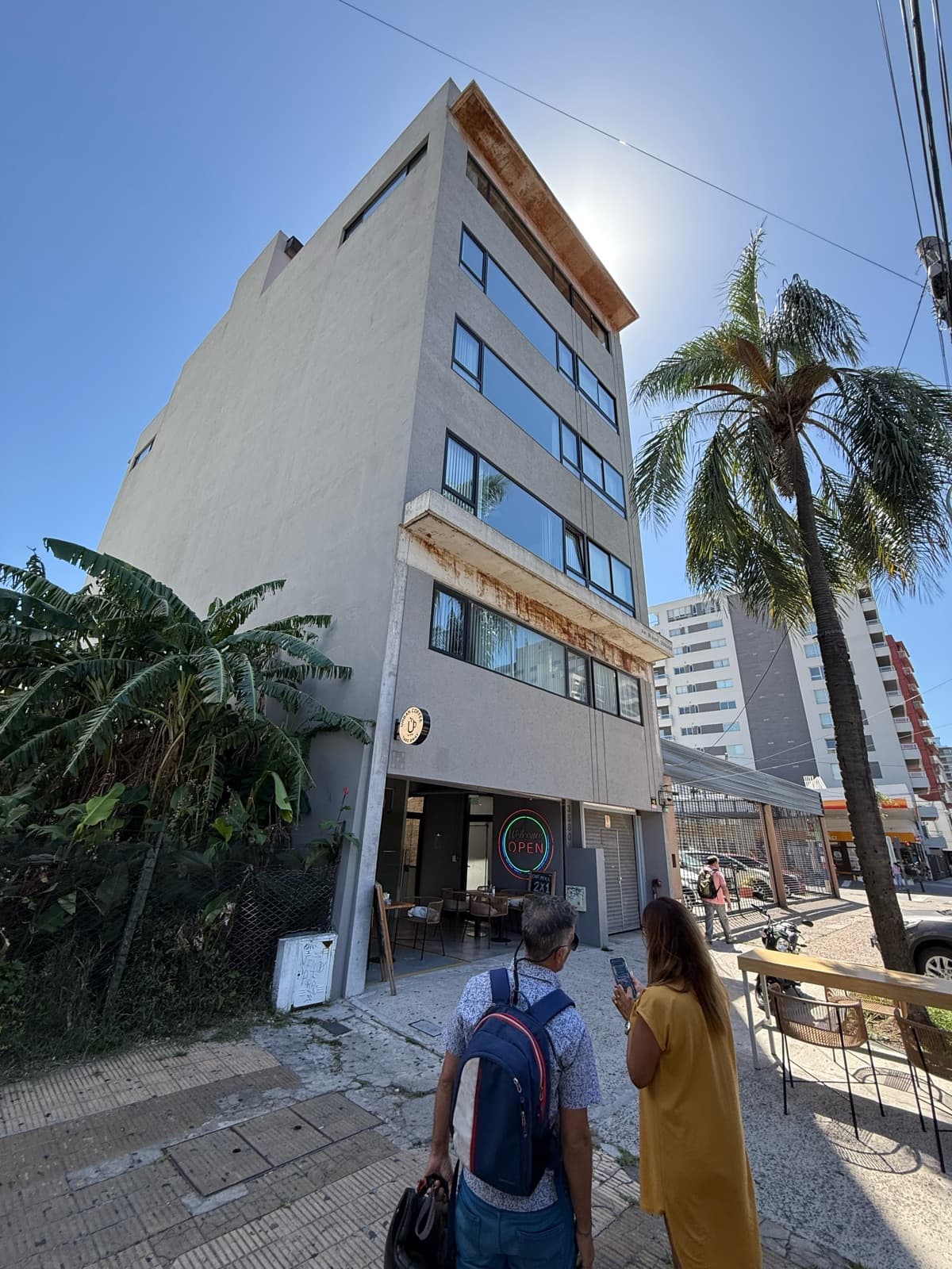 Oficina en La Lucila - Luminosa con local gastronomico abajo - 1