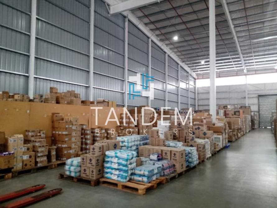 Galpón AAA en predio con seguridad en Vicente Lopez - 1