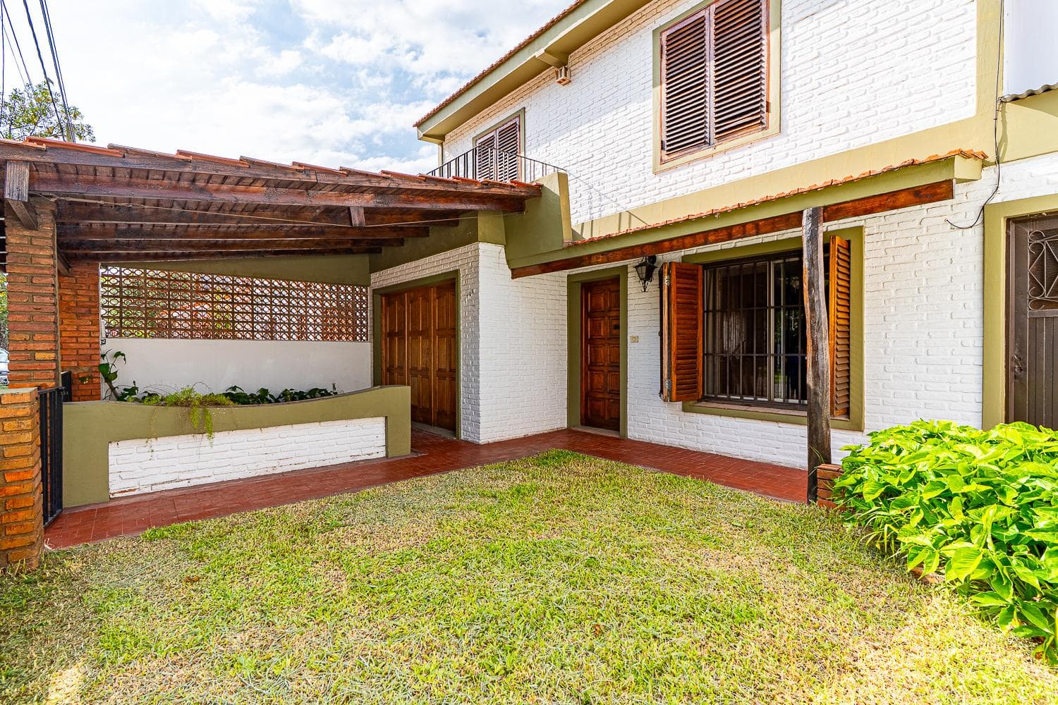 VENTA - Casa de 3 dormitorios con cochera. Alberdi, Rosario. - 1