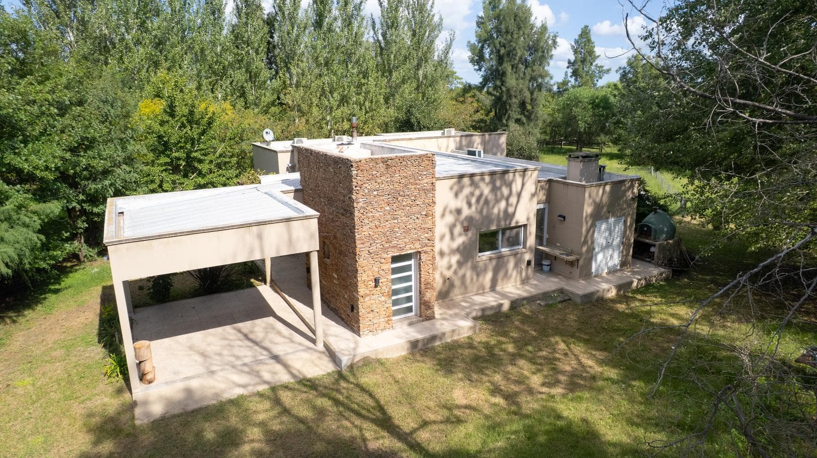 Casa en venta en San Andrés de Giles | Pileta climatizada y parque arbolado - 1