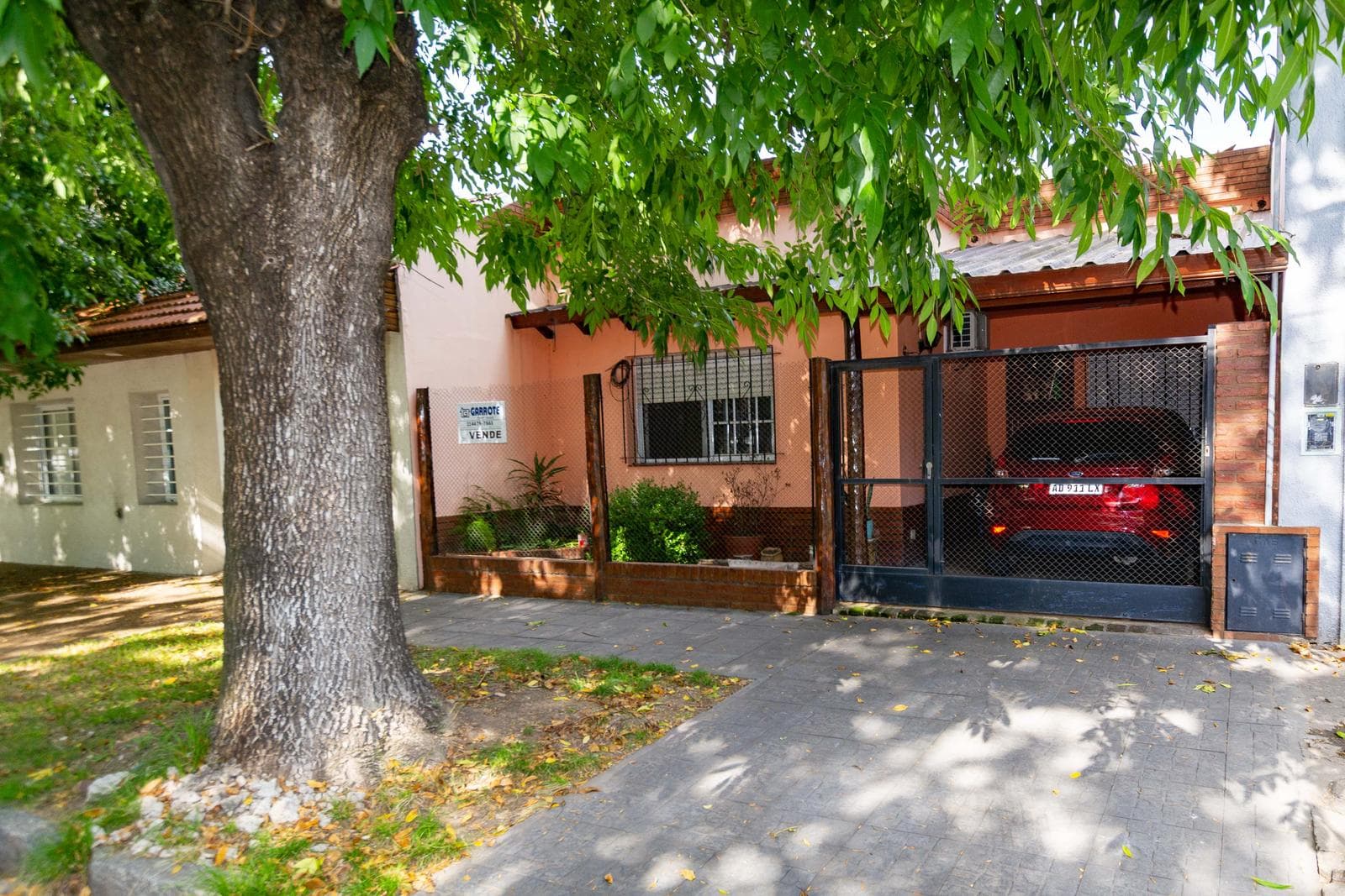 CASA AMERICANA EXCELENTE ZONA RESIDENCIAL - 1