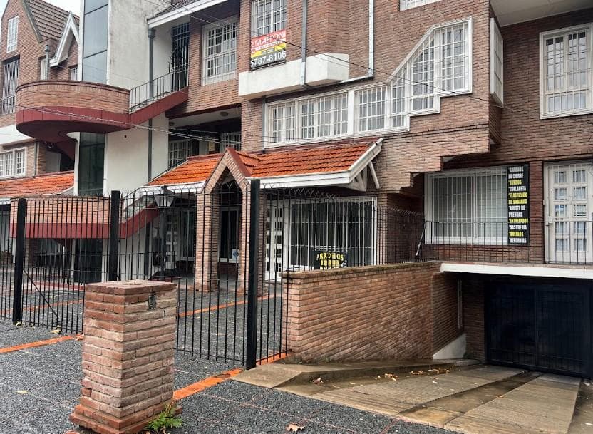 Venta Cochera en el centro de Adrogue - 1