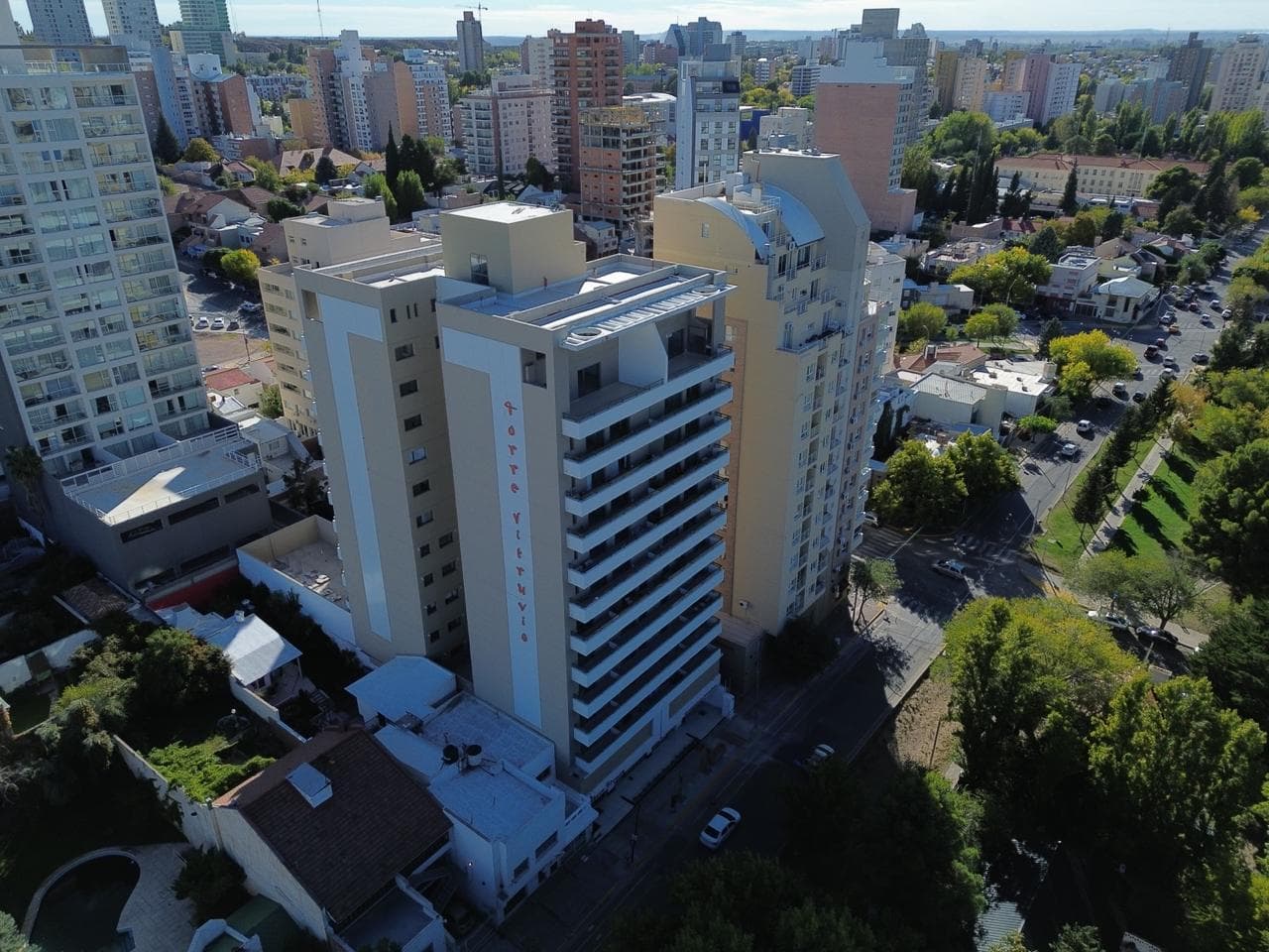 Vende cochera Torre Vitruvio Neuquén - 1