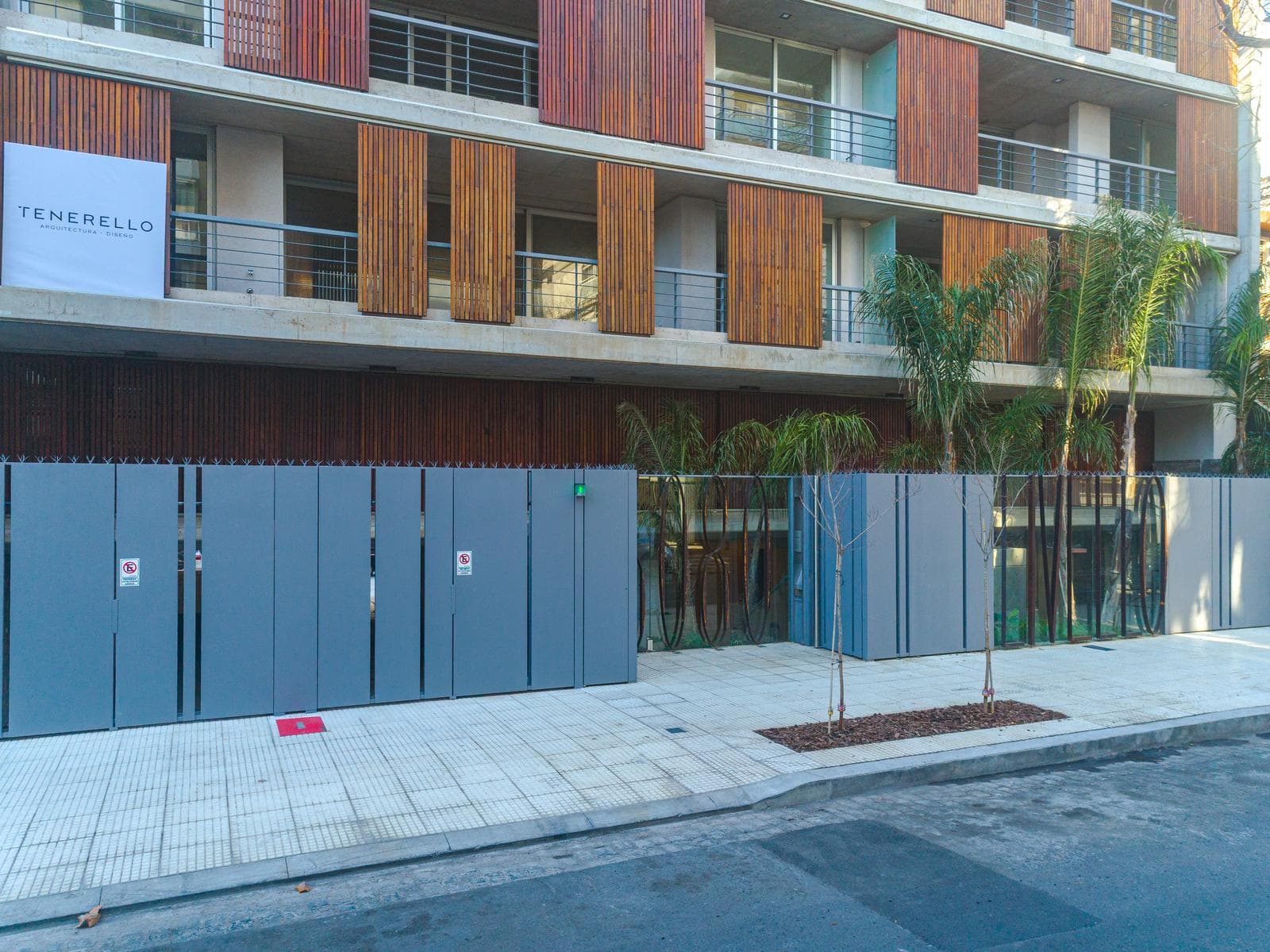 Cocheras y bauleras en Villa del Parque - 1