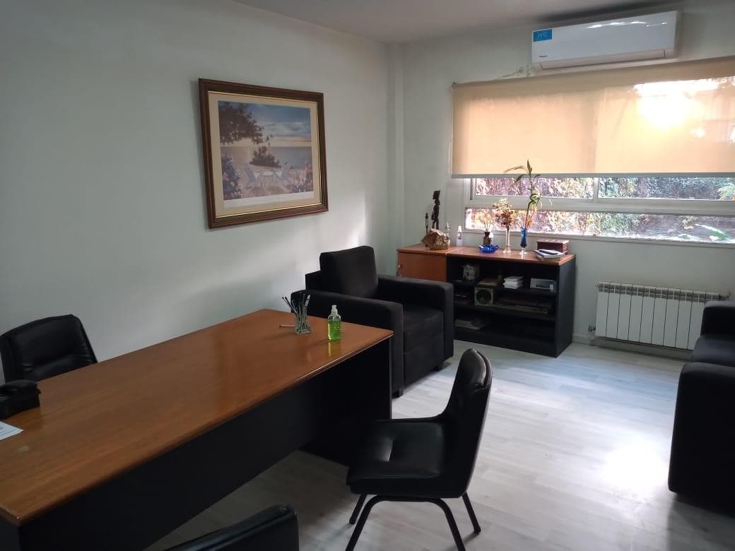 Oficina en edificio "Consultorios Barrio Martin" - 1