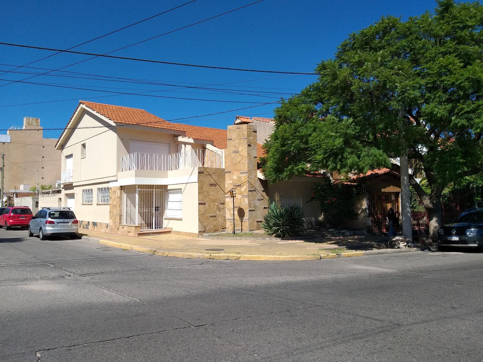 VENTA Casa 3 dormitorios. República del Libano N°201 - 1