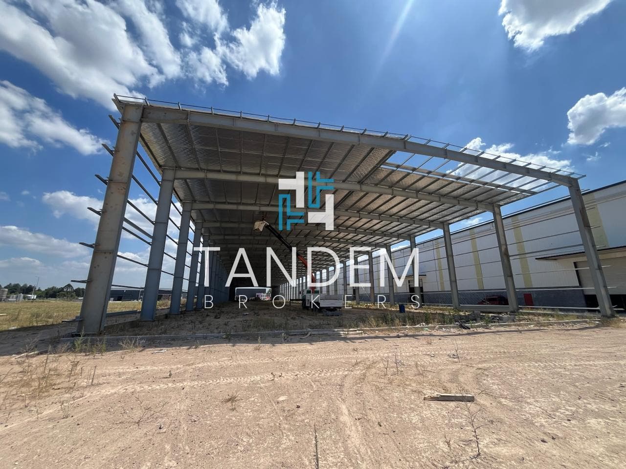 Excelente galpón AAA en alquiler en Ezeiza a estrenar - 1