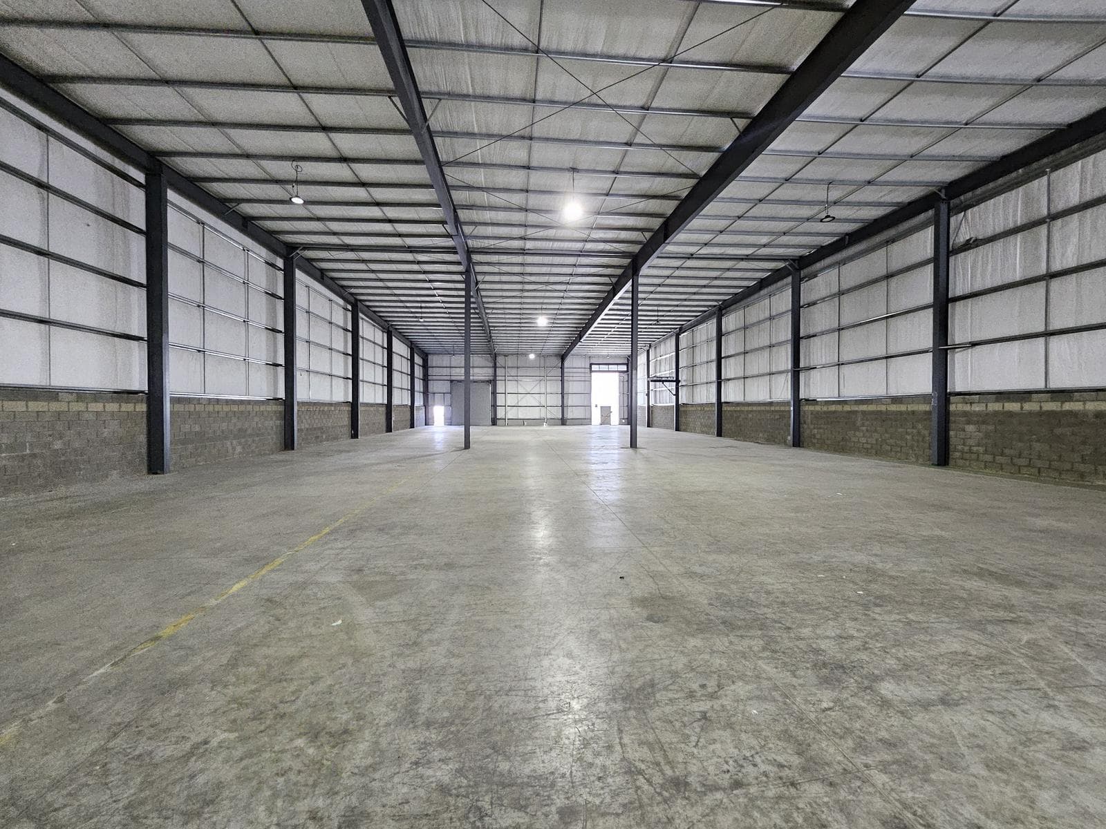 Depósito 1300m2 alquiler Polo industrial Spegazzini Ezeiza - 1