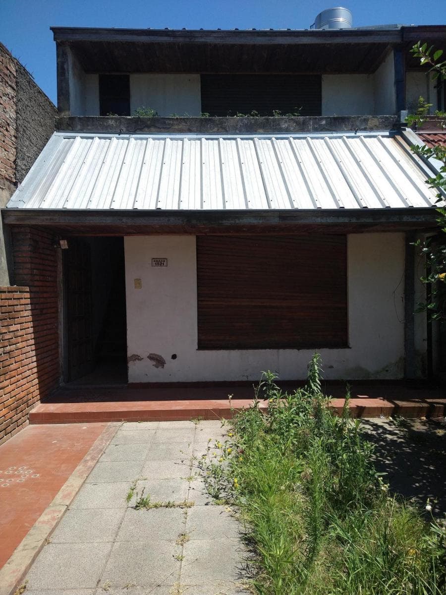 Departamento en venta - 3 Dormitorios 2 Baños - 248Mts2 - Bernal - 1