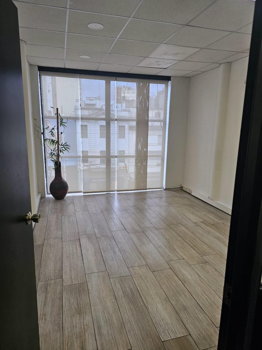 Venta - Oficina Avellaneda Centro - 1