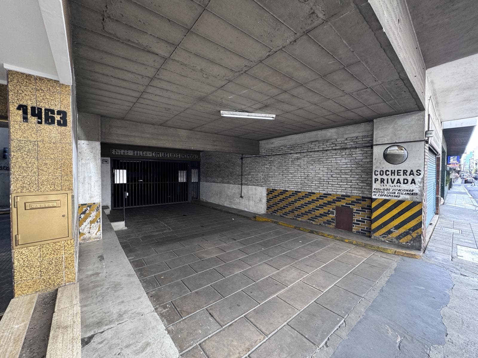 Venta cochera en San Cristobal - 1