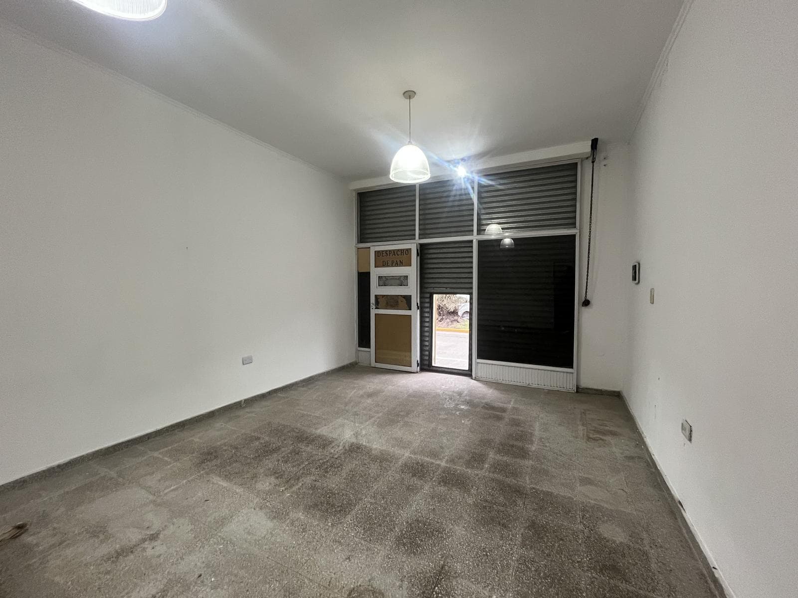 Local en San Antonio De Padua - 1