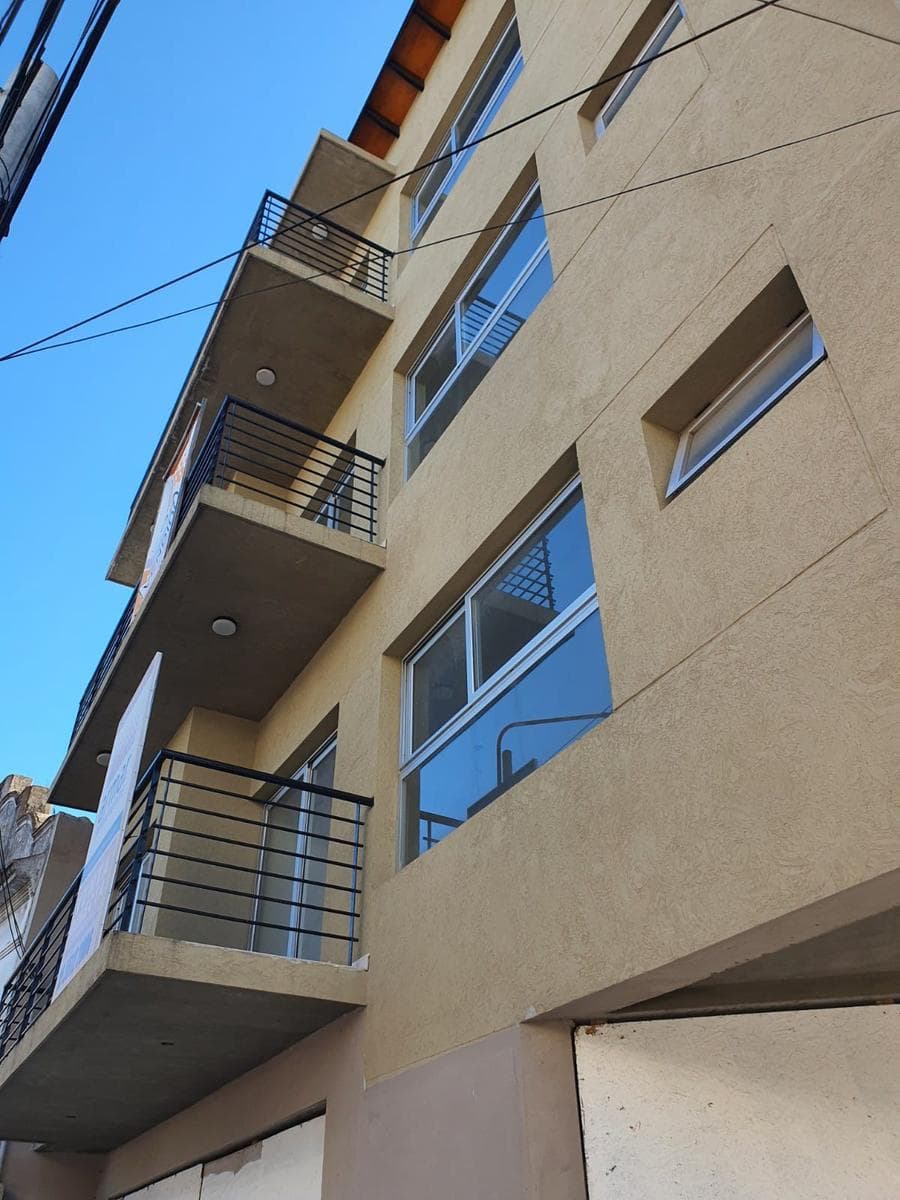 Departamento en EN 2 AMBIENTE CON BALCON - 1