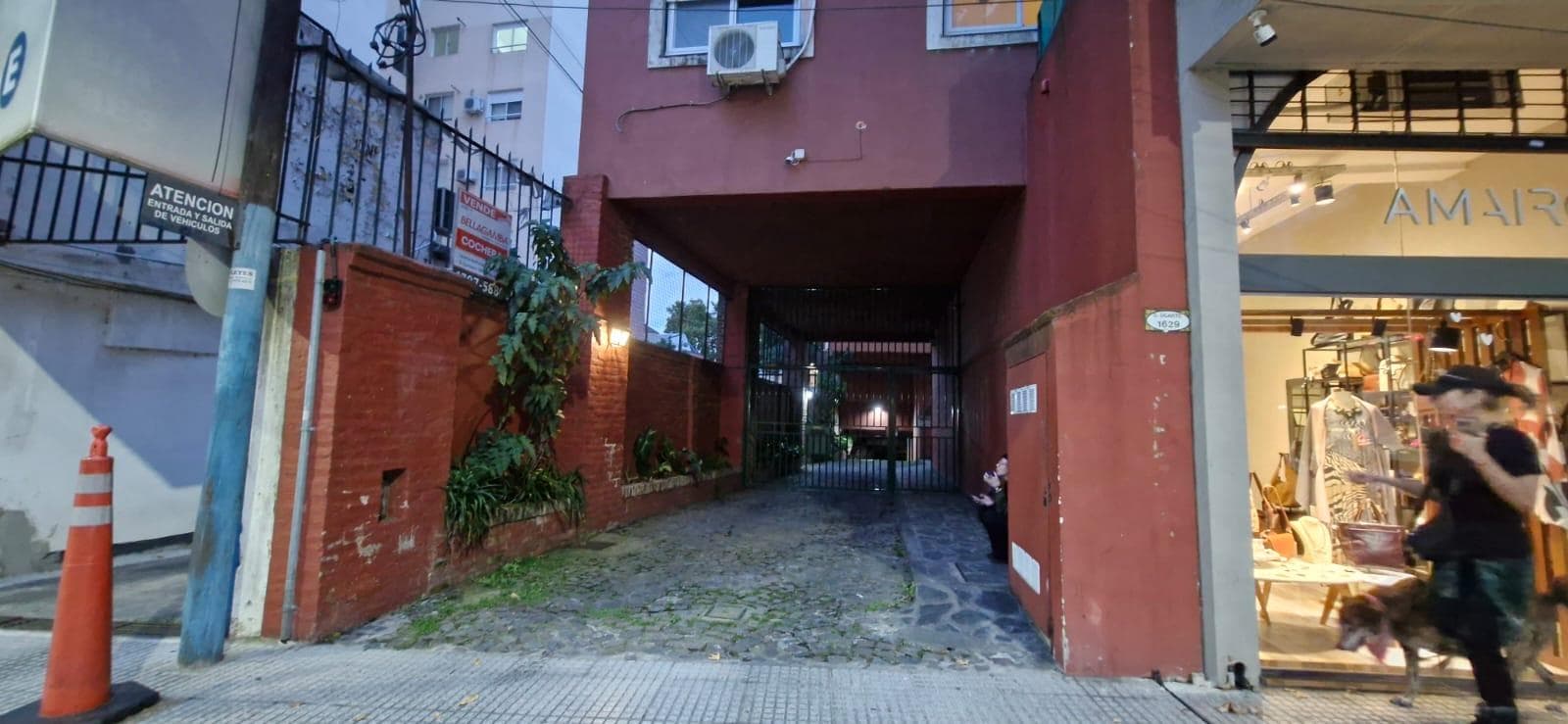 Cochera Fija a 1/C de Av. Maipú. - 1