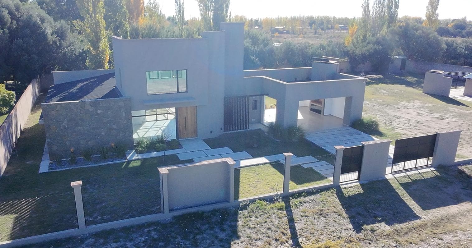 Casa a Estrenar todos los servicios y casa de huésped de regalo - 1