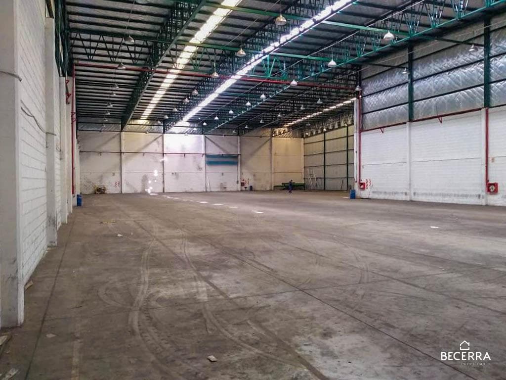 Galpón - depósito 4200 m2 en Alquiler William Morris Hurlingham - 1