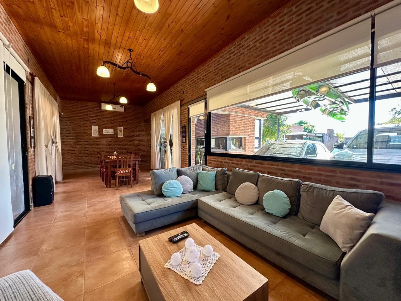 Impecable casa en venta en Barrio semicerrado - APTA CREDITO ID 5717 - 1