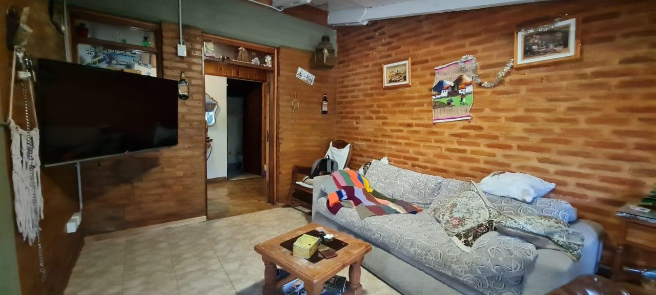 Casa en Alquiler, Dos Dormitorios con Jardín de Invierno - 1