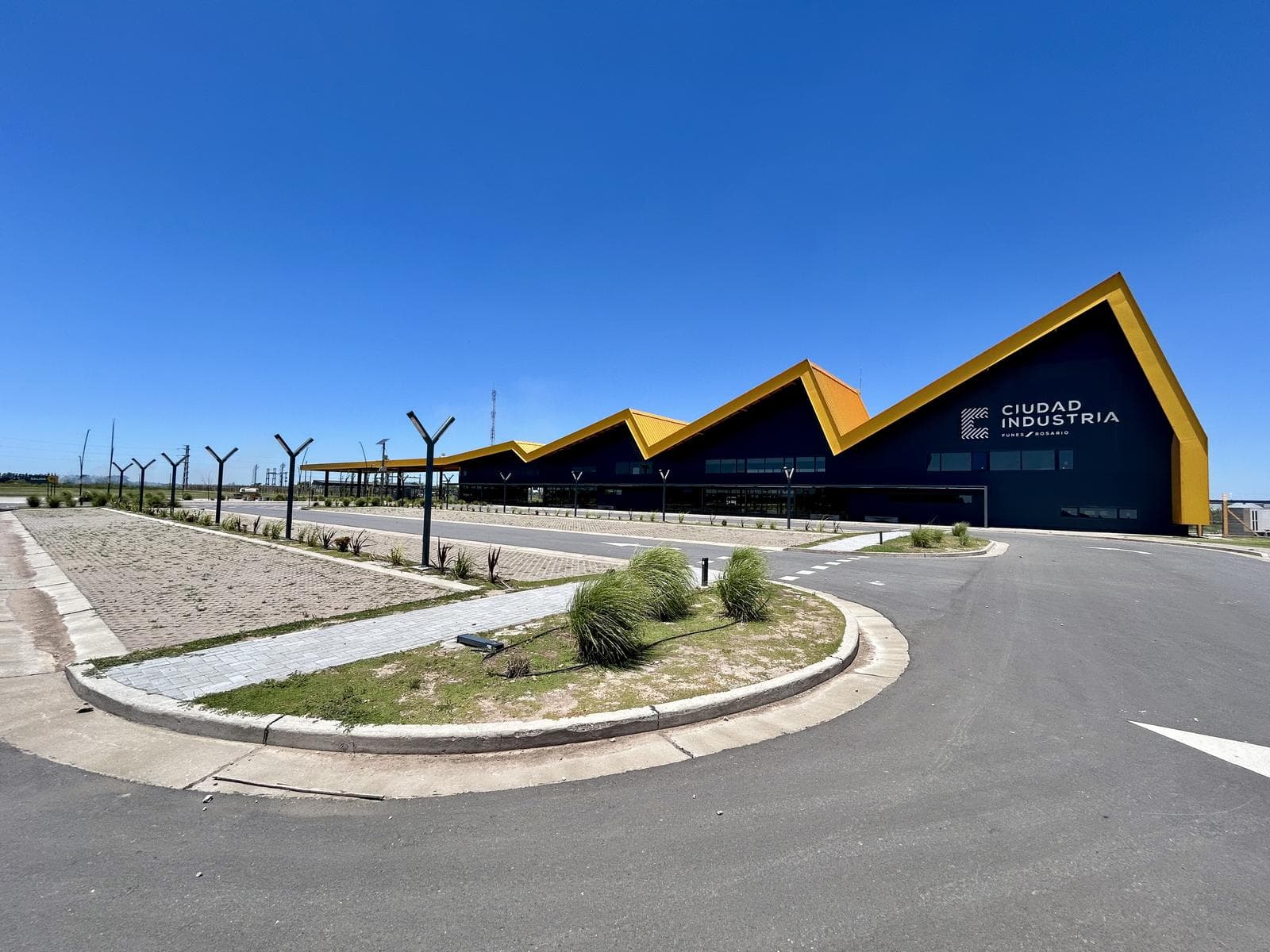 Galpón a estrenar en Ciudad Industria Funes - 1