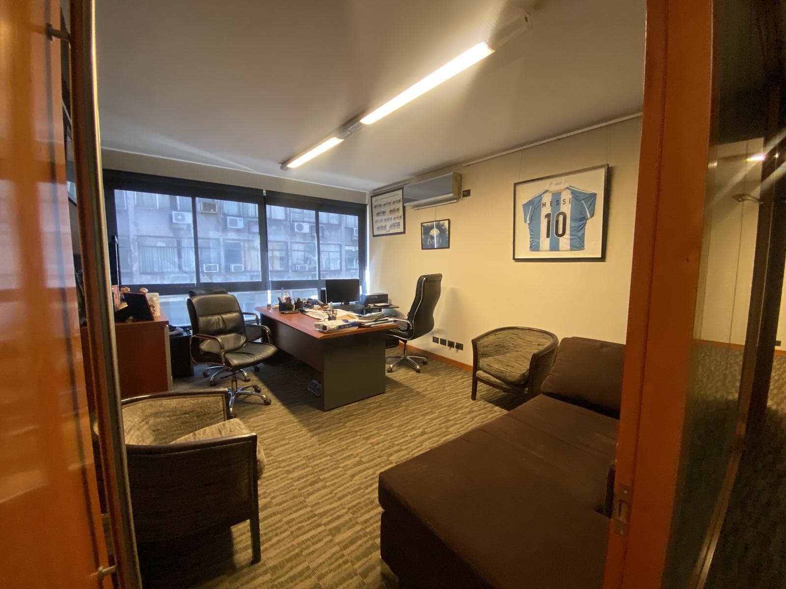 Oficina en venta en tribunales. 6 ambientes todo reciclado a nuevo.Apto credito - 1