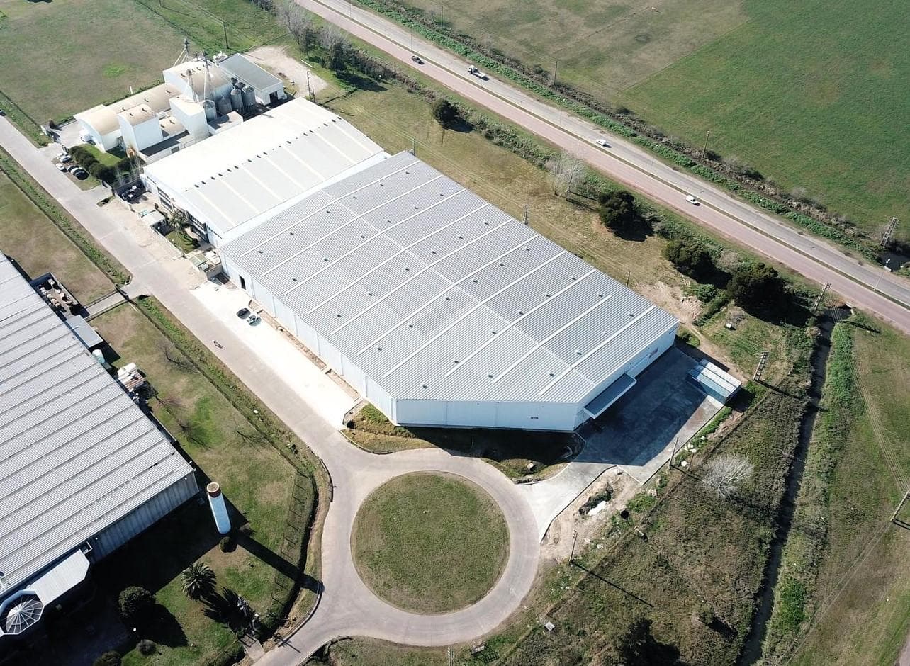 Galpón depósito 8800 m2 en LA PLATA, NAVE INDUSTRIAL TRIPLE A ALQUILA O VENDE - 1