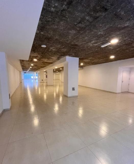 VENTA O ALQUILER - Amplio local - Gran oportunidad Comercial - 1