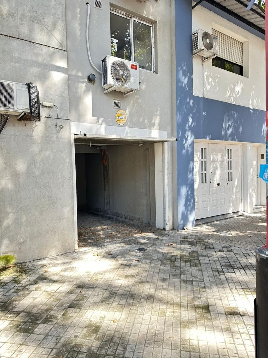 VENTA - COCHERA UNICA AL FRENTE - REP. DE LA SEXTA - 1