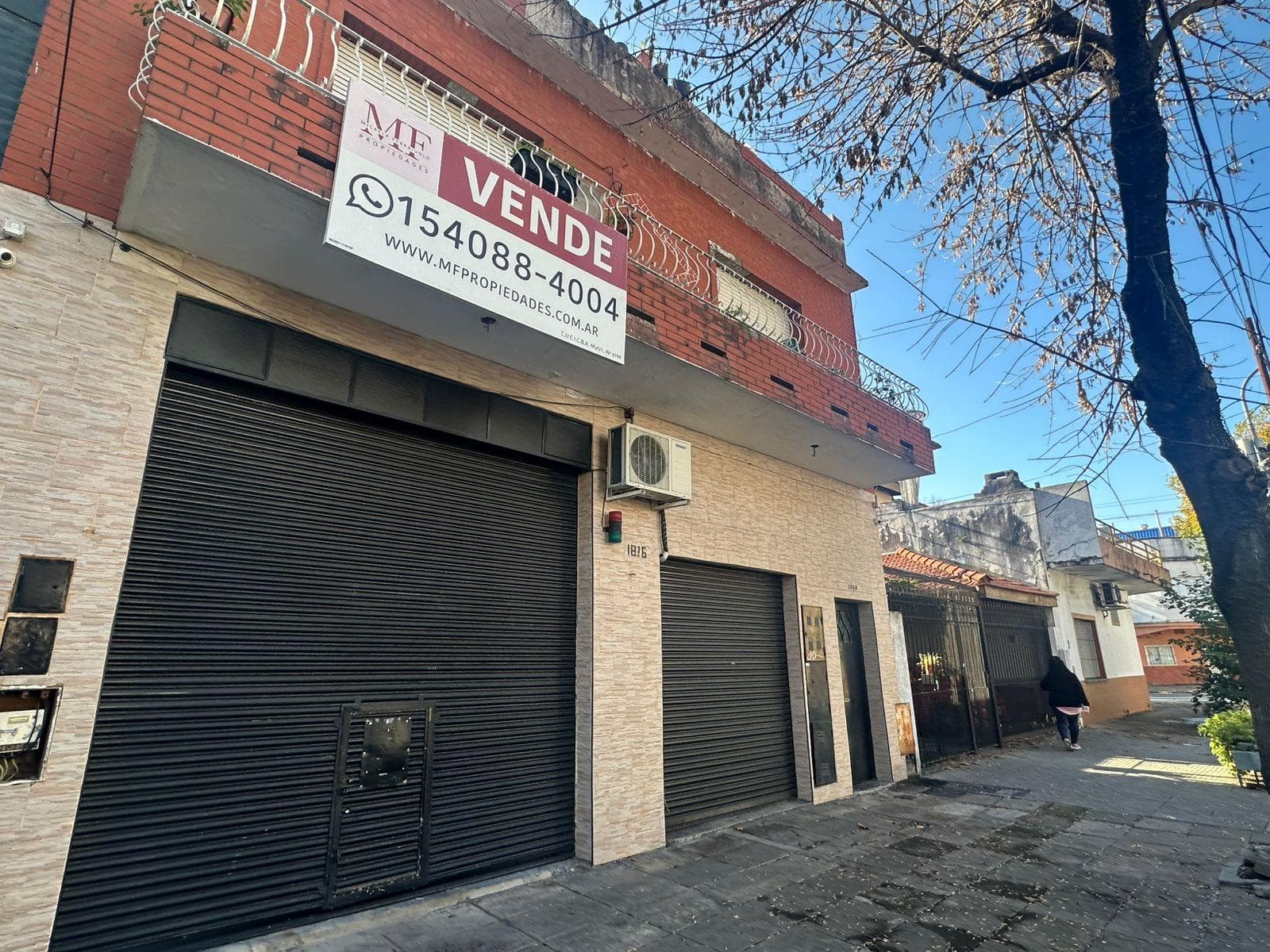 Venta Galpón 2 departamentos en Mataderos - 1