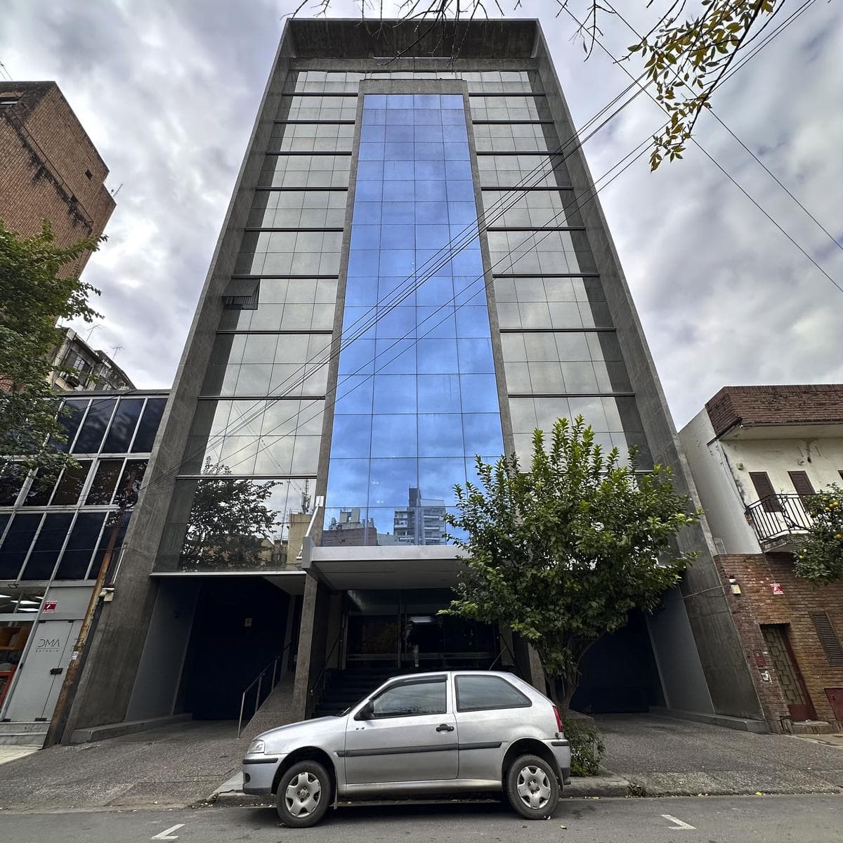 Oficina PREMIUM EQUIPADA en TRIBUNALES PARK (con cochera) - 1