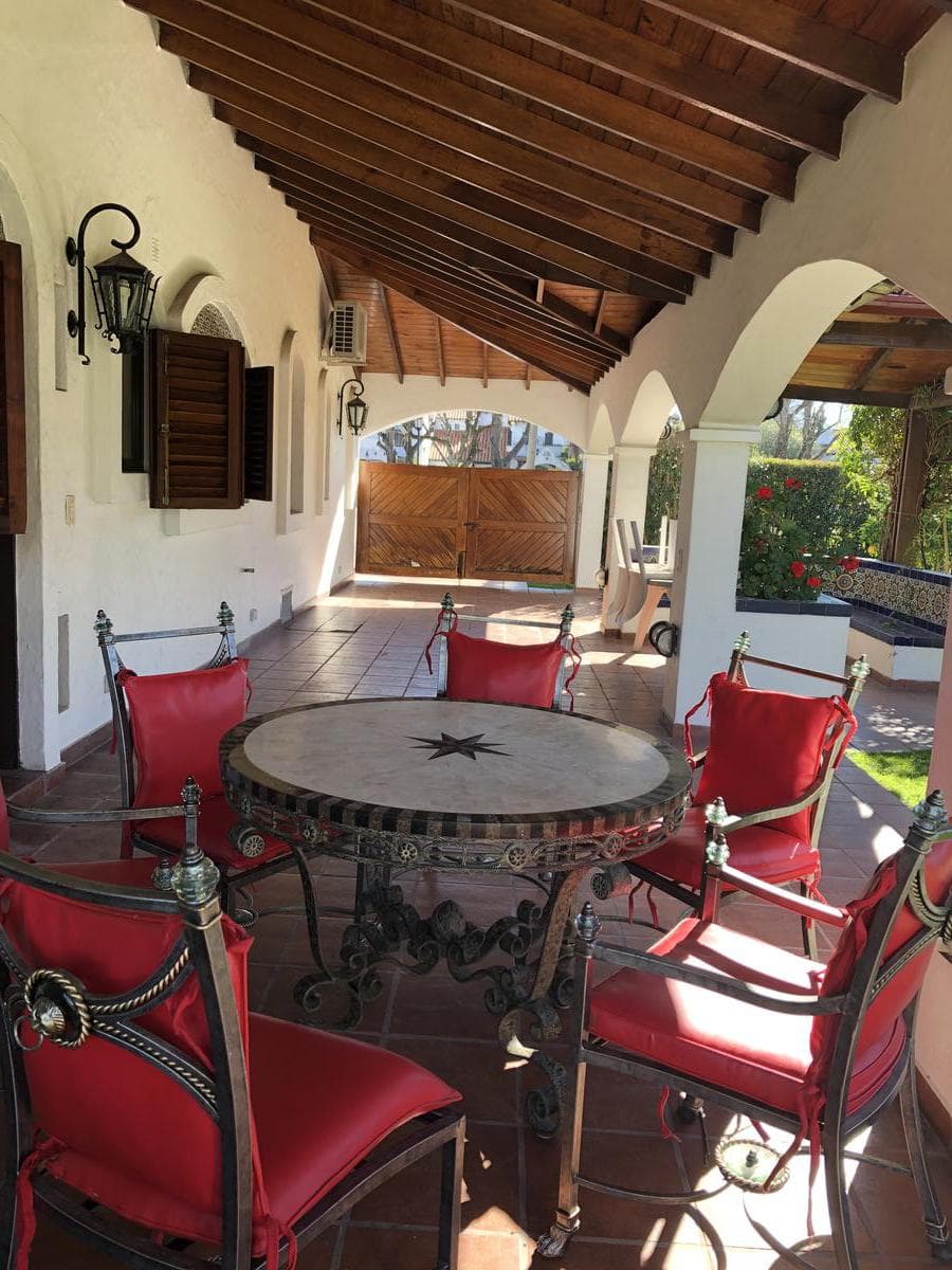 Casa - Alquiler Temporal Casa 5 Ambientes con Dependencia, Parrilla y Piscina - 2