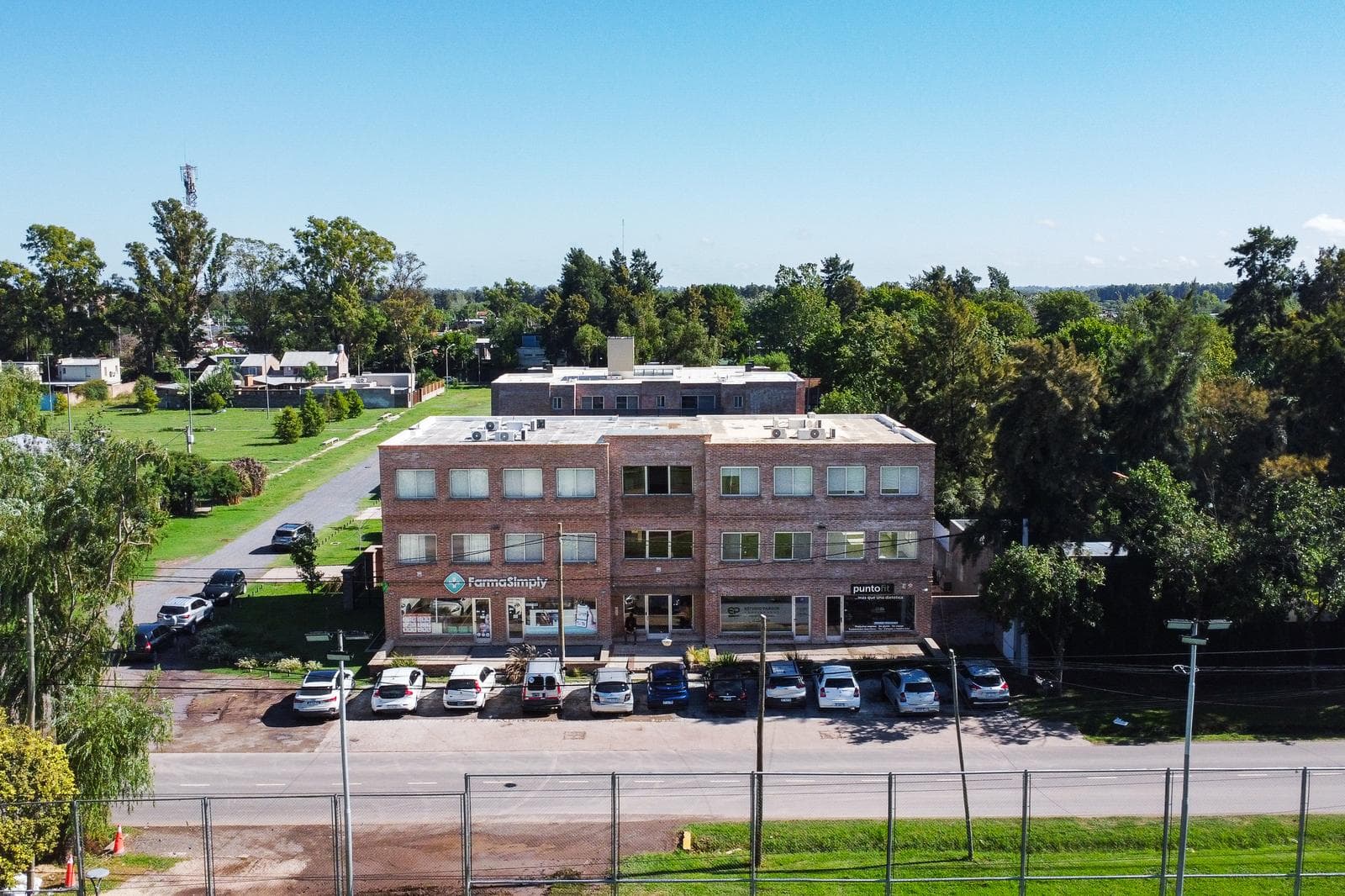 Alquiler Fisherton oficina de 30m2 disposicion contrafrente jj passo 8540 - 1