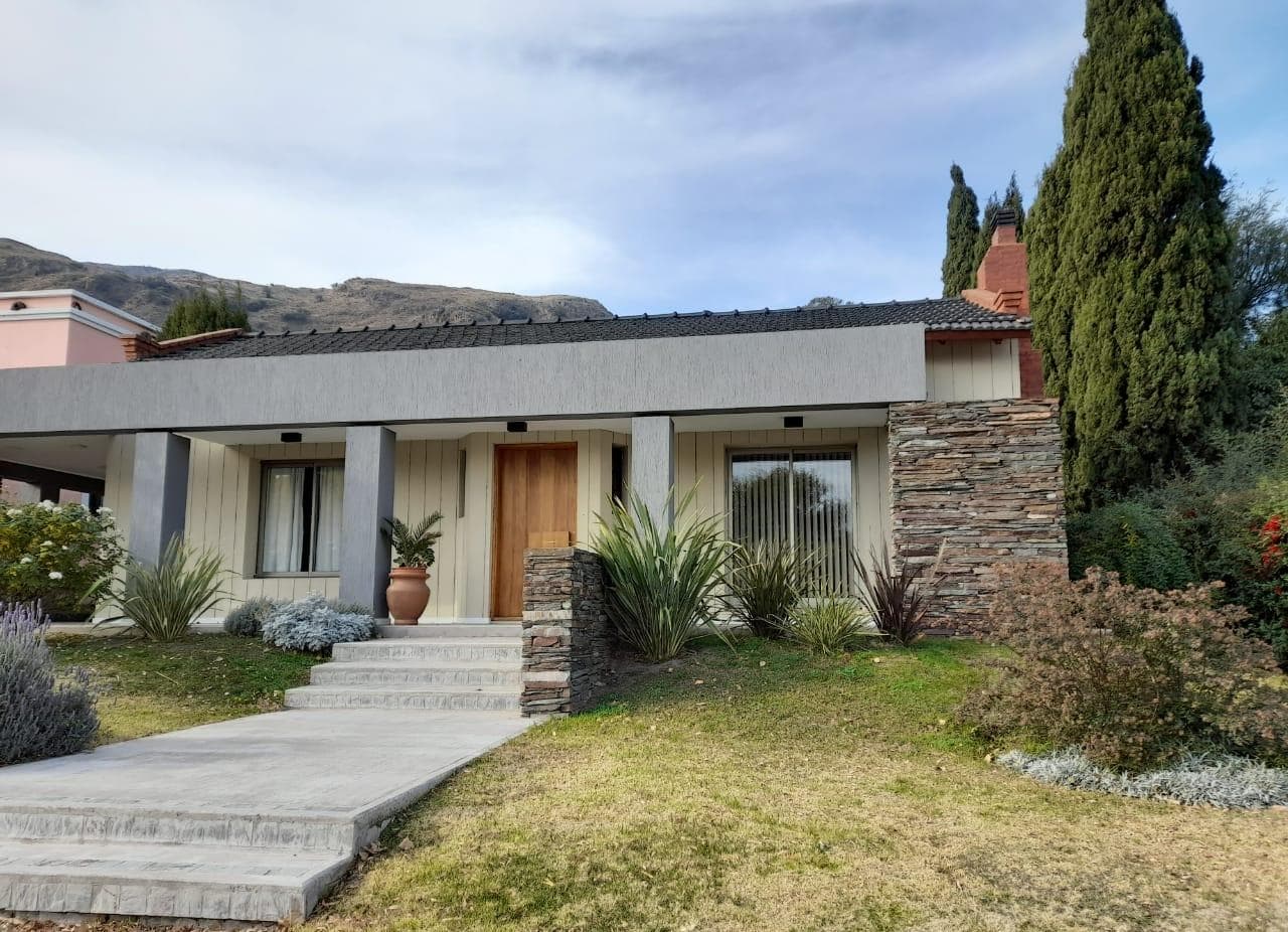 VENTA Casa 3 dormitorios. Los Quebrachos I - 1