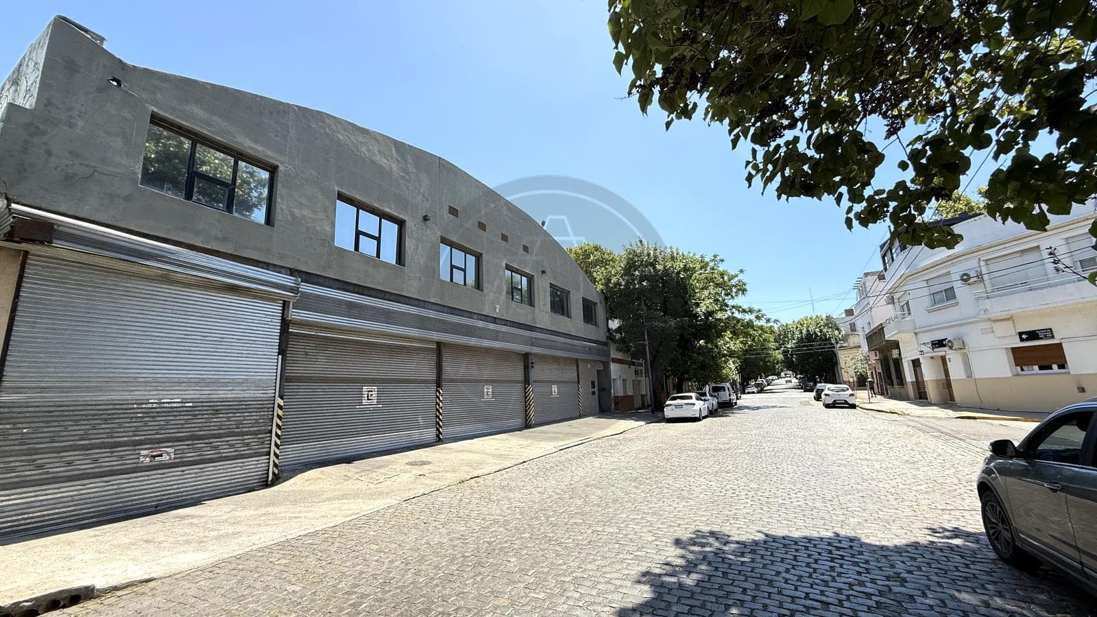 Galpón con oficinas 1900m2 en alquiler - Barracas - 1