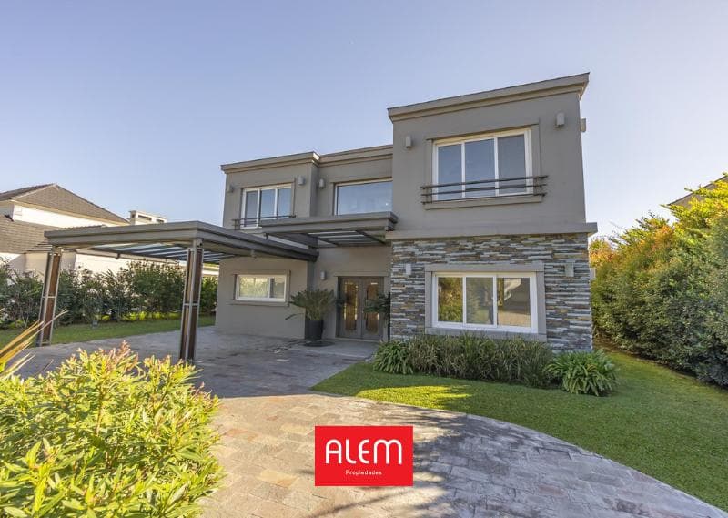 Casa en Venta de 4 dormitorios en suite en Saint Thomas Canning - 1